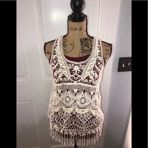 2 tanks - one lace (L) & one maroon (M)